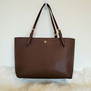 Tory Burch Robinson Tote in Tempranillo Brown. EUC